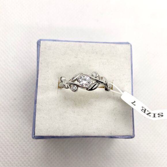 Size 7 925 Round CZ Floral Ring - Picture 2 of 12